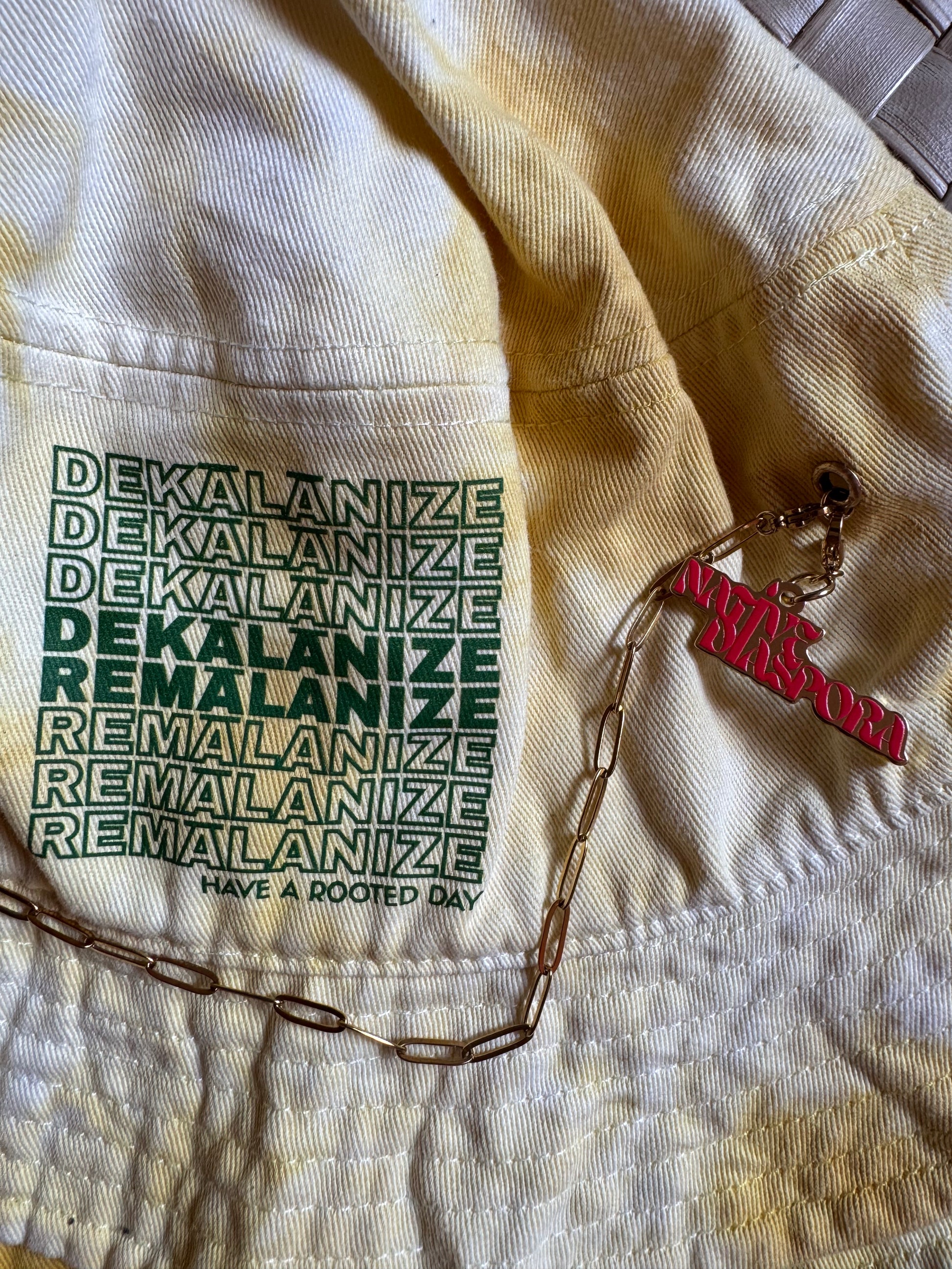 'Ōlena Tie-dyed Bucket Hat (Green)